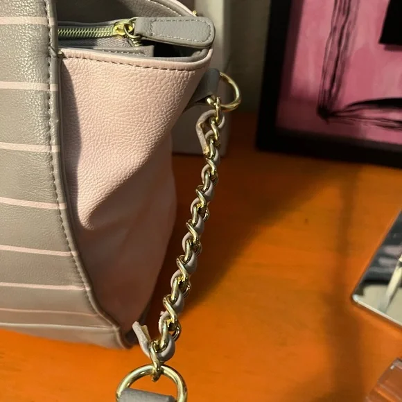 EUC Betsey Johnson Bag w/ Crossbody Strap - Picture 7 of 8